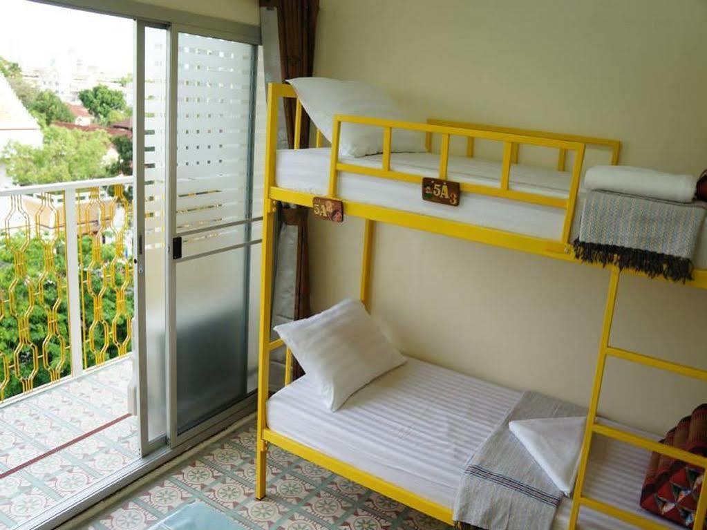 Baan Bovorn Hostel Bangkok Exterior photo